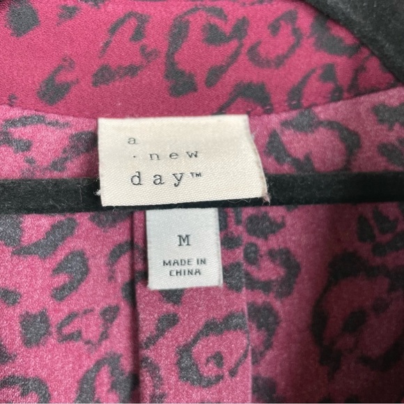 A New Day Women's Medium Long Sleeve Shirt Dress Animal Print Red Office Career - Picture 3 of 15